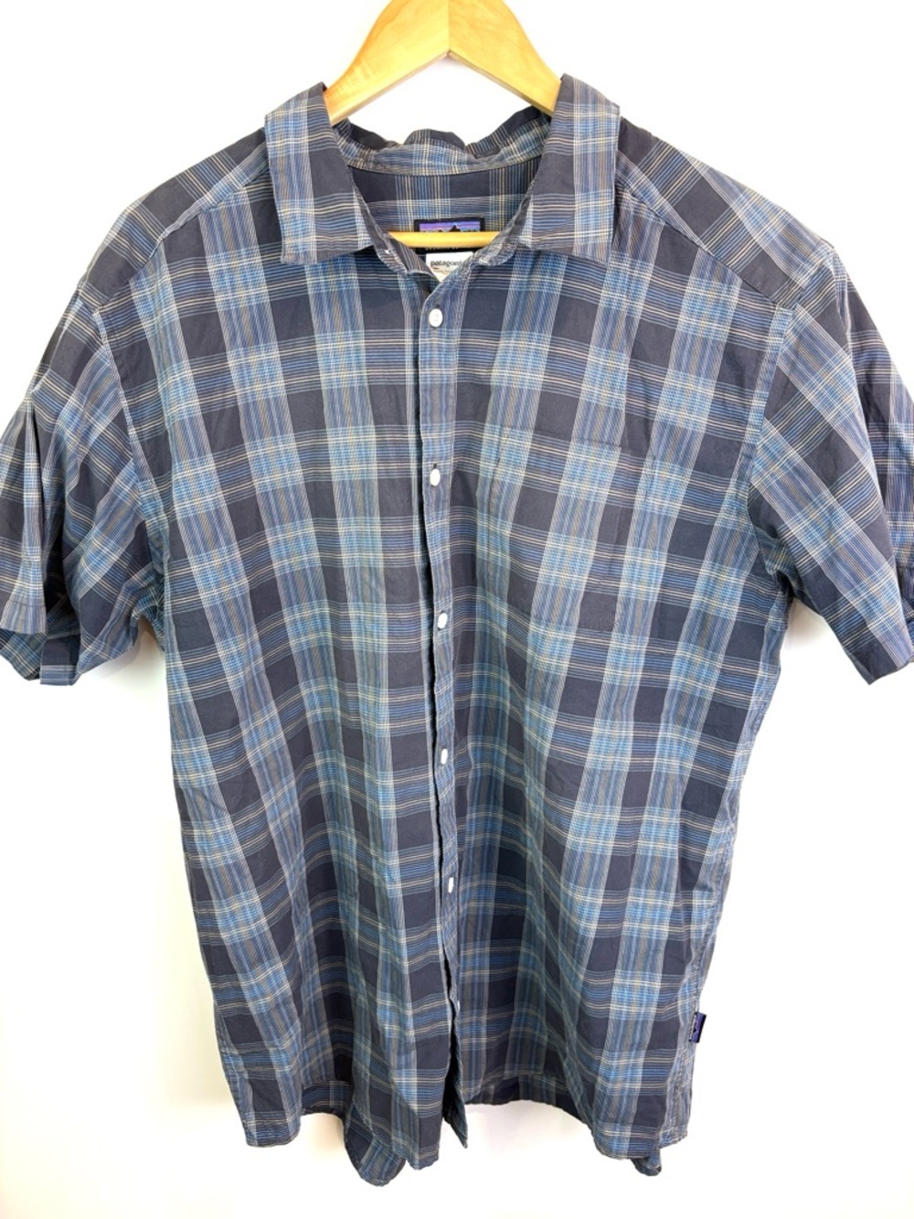 Patagonia organic cotton Men's Blue Plaid Short-Sleeve Button-Up Shirt size XL